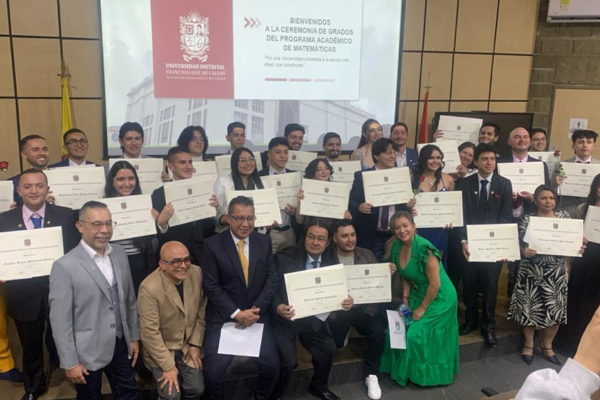 publicación La Oficina de Egresados acompañó a los nuevos graduados de la Facultad de Ciencias Matemáticas y Naturales